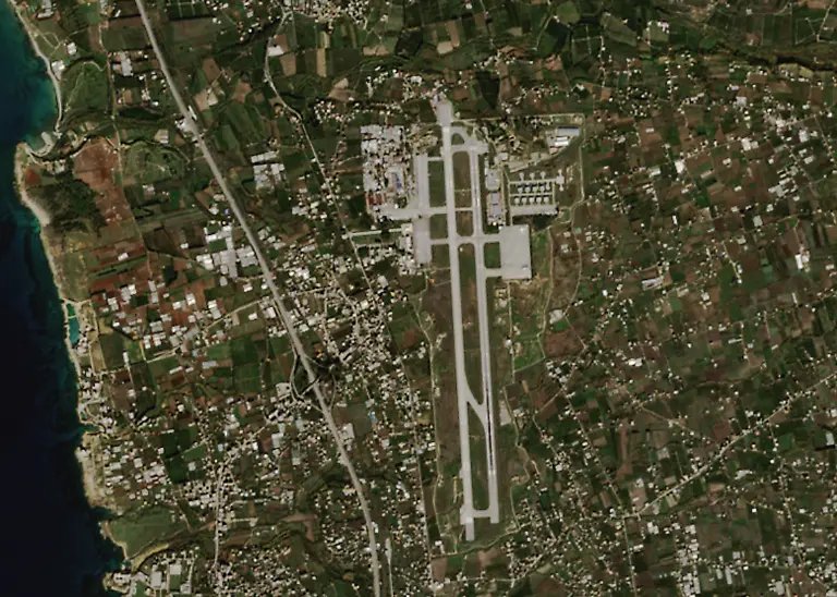 2024-12-12-Hmeimim-2024-12-10-23-59-Sentinel-2-L2A-Honc-adj