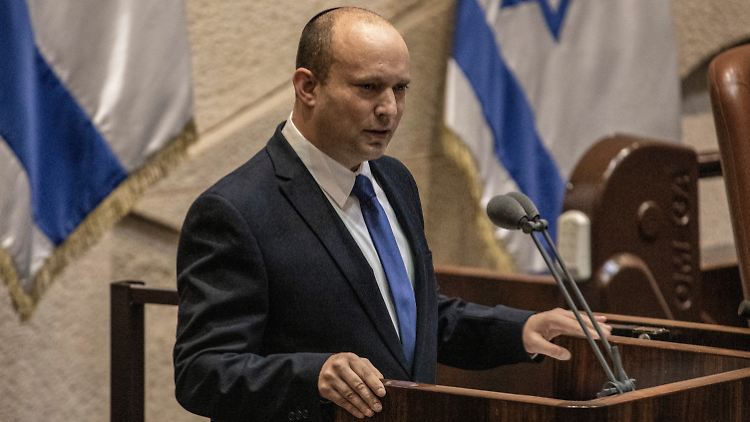 Wird die mögliche neue Regierung aus acht Parteien unter Ministerpräsident Naftali Bennett halten?