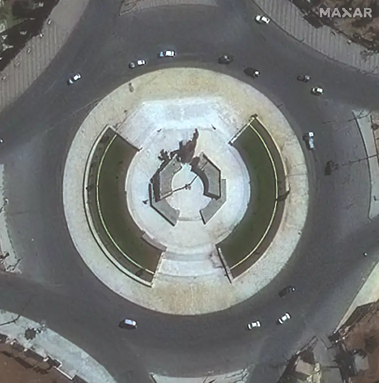 2024-12-09T001248Z-846992250-RC24LBA0WNER-RTRMADP-3-SYRIA-SECURITY-MAXAR-SATELLITE