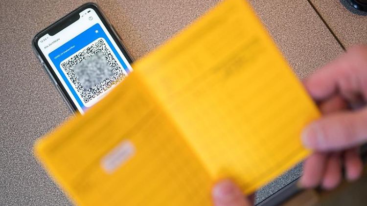Die Impfung wird im Impfausweis und zusätzlich durch den digitalen Impfnachweis dokumentiert.