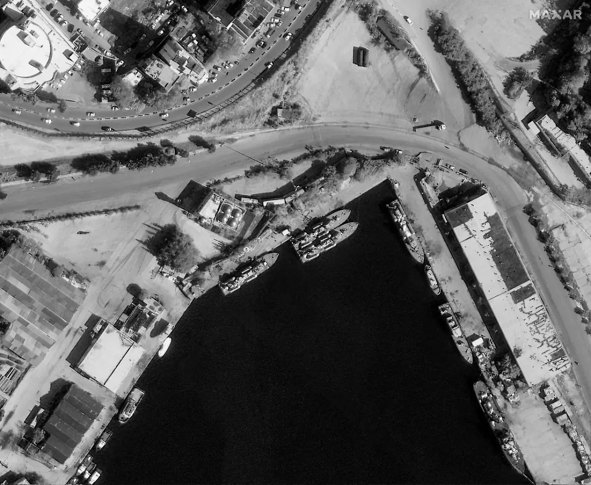 2024-12-10T222806Z-1835312959-RC2BMBA68TLC-RTRMADP-3-SYRIA-SECURITY-RUSSIA-SATELLITE