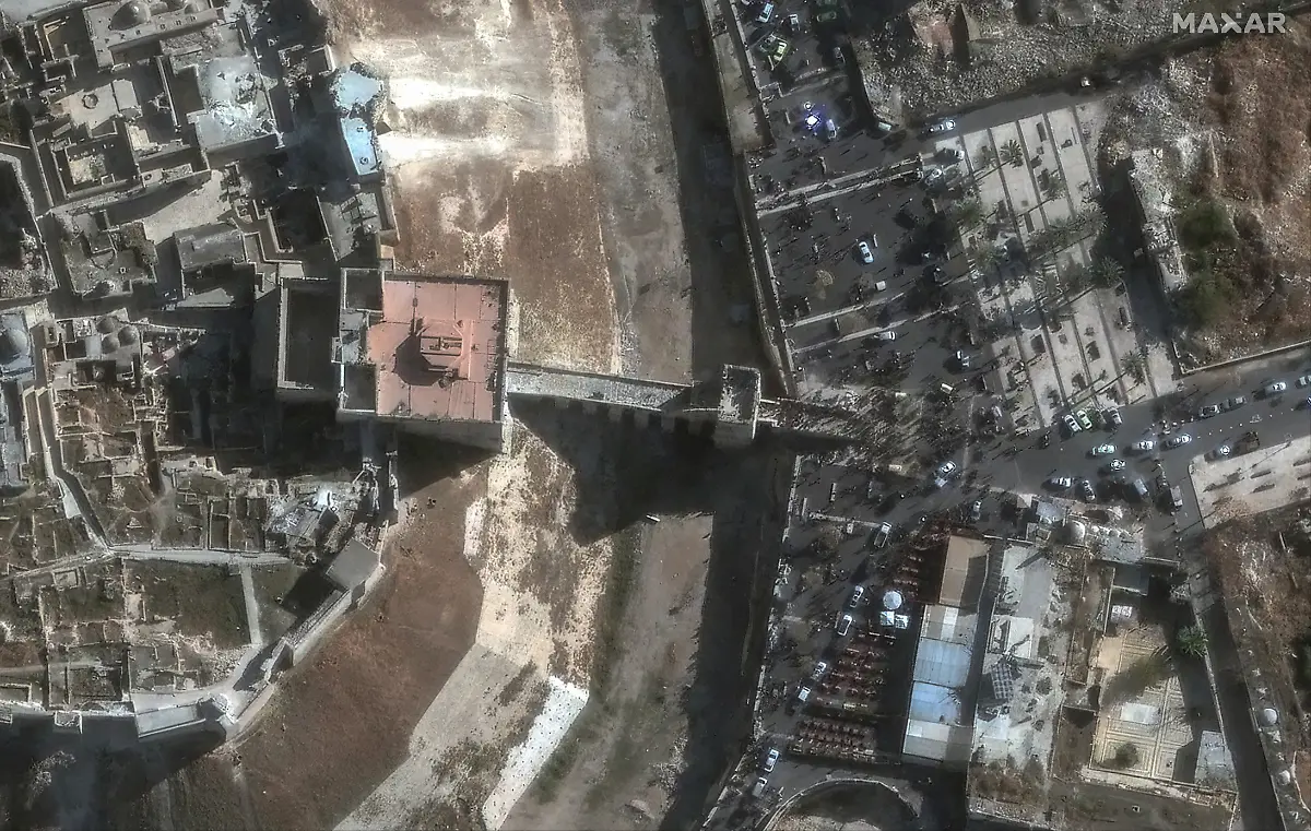 2024-12-09T001256Z-511038383-RC23LBAH20F6-RTRMADP-3-SYRIA-SECURITY-MAXAR-SATELLITE