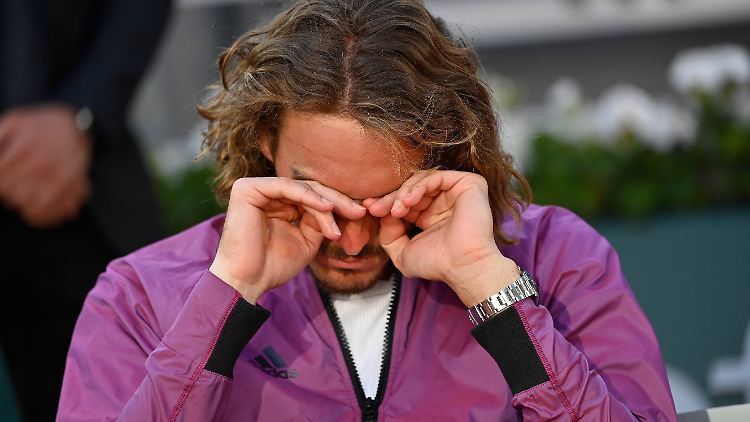 Tsitsipas hat gerade seine Großmutter verloren.