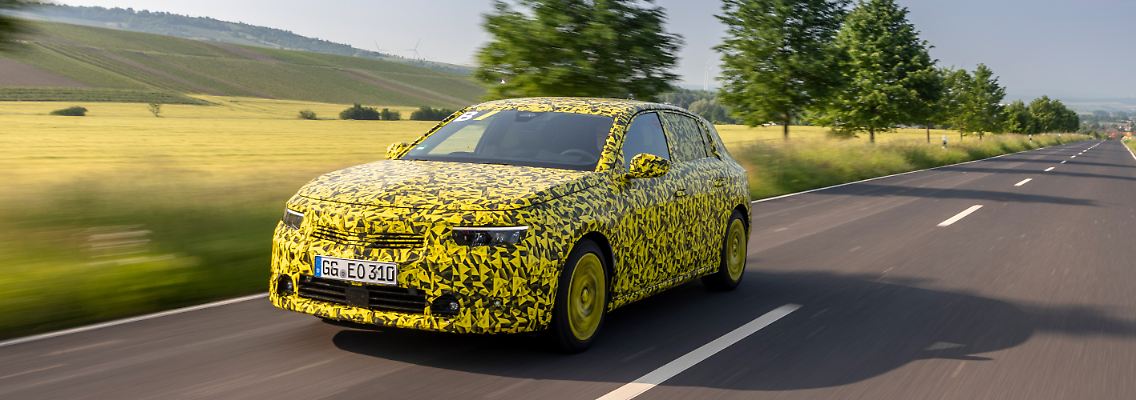 Noch ist der neue Opel Astra getarnt. Opel verspricht nicht nur für die Hülle einen ganz neuen Kompakten aus Rüsselsheim.