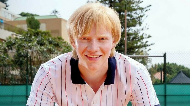 Bruno Alexander spielt die Hauptrolle im Becker-Biopic.