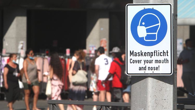 Noch gilt die Maskenpflicht an vielen Orten in Deutschland auch im Freien.