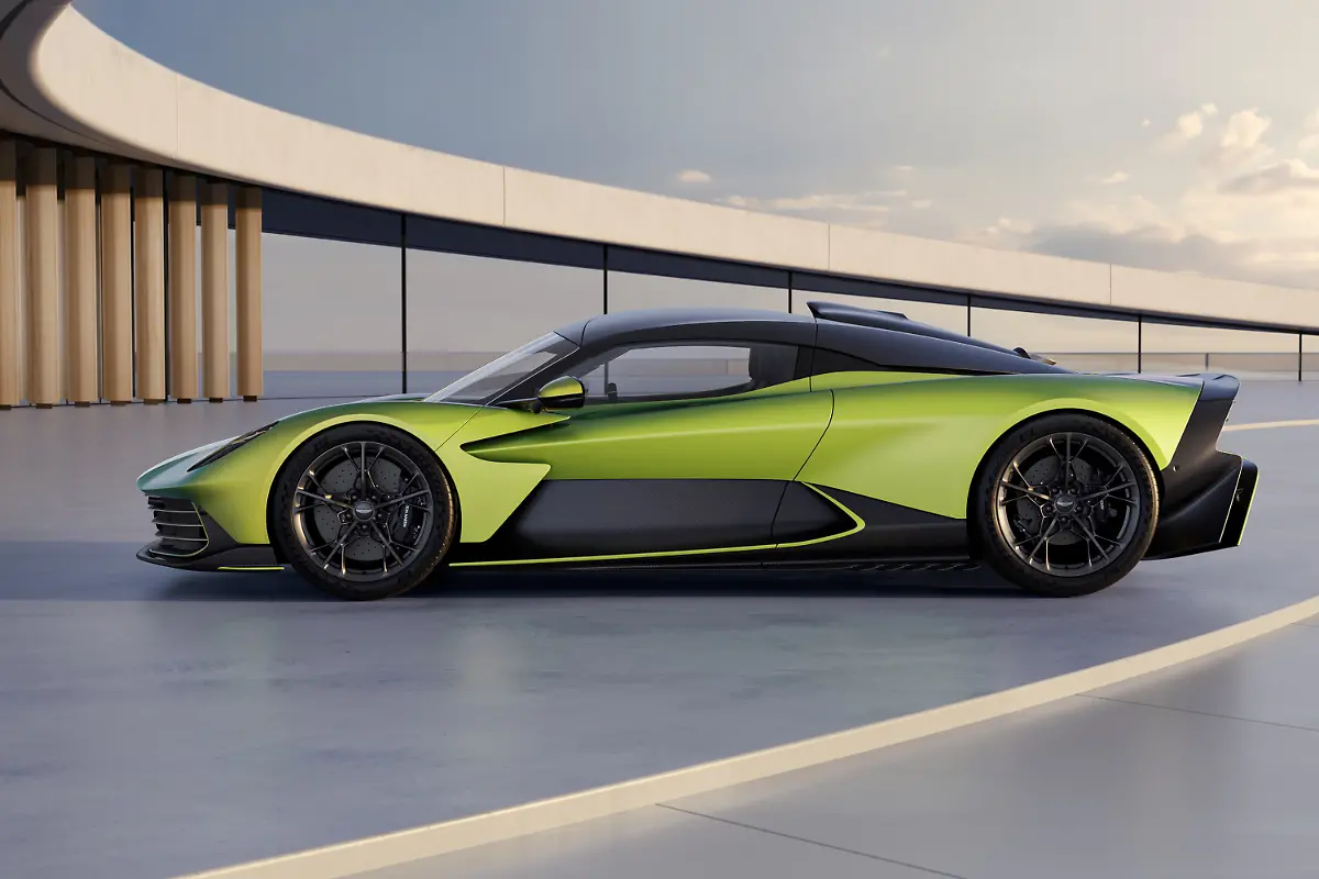 Aston-Martin-Valhalla-04
