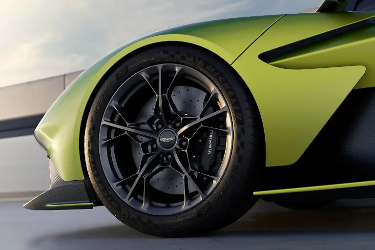 Aston-Martin-Valhalla-13