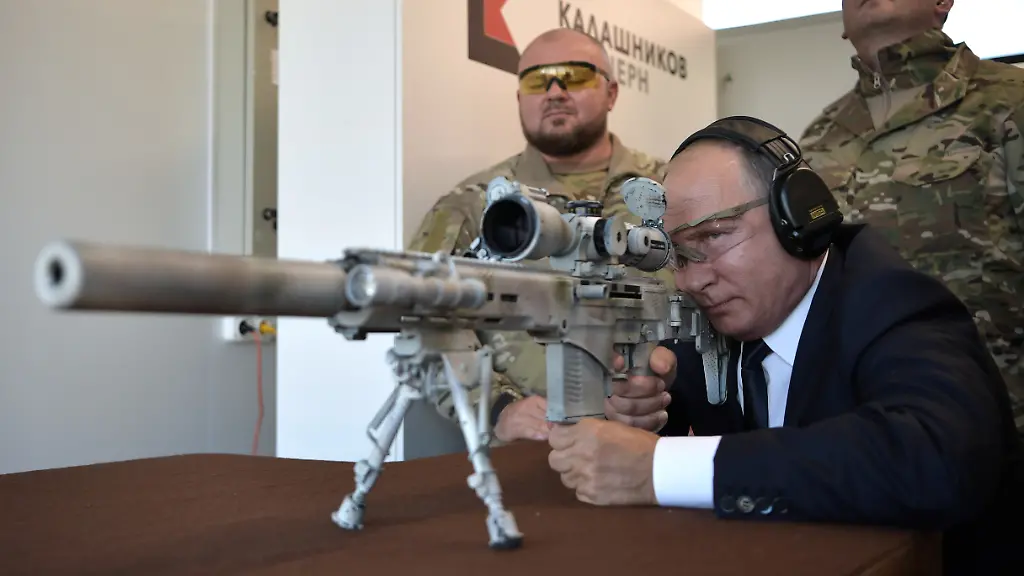 2018-09-19T162222Z-623667592-RC183849F8E0-RTRMADP-3-RUSSIA-PUTIN