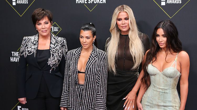 Sie standen von 2007 bis 2021 im Mittelpunkt der Sendung: Kris Jenner und ihre ältesten Töchter Kourtney, Khloé und Kim Kardashian