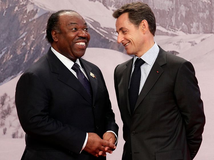 Öffentliche Gelder für Wahlkampfzwecke verwendet? Gabuns Ex-Präsident Omar Bongo mit Nicolas Sarkozy.