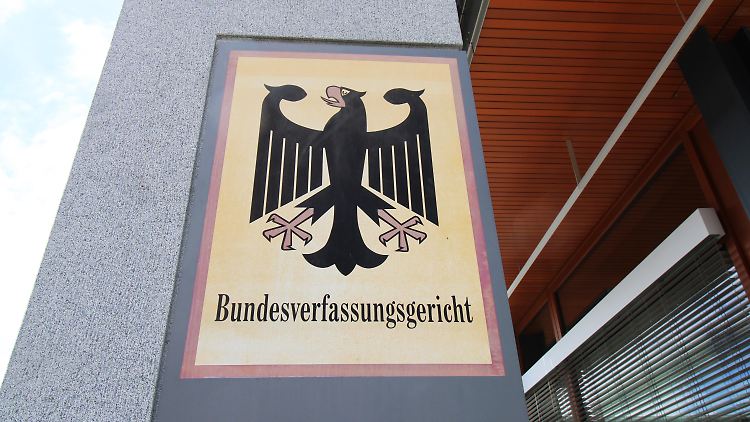 Das Bundesverfassungsgericht in Karlsruhe lehnt den Eilantrag der AfD ab.