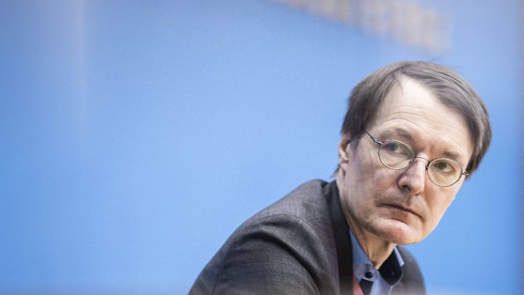 Antigen-Schnelltests sind in den Augen Karl Lauterbachs zu unsicher, um ungeimpften Menschen Zugang zu Veranstaltungen zu ermöglichen.