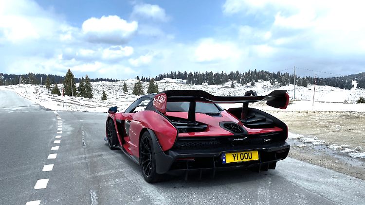 Die Einsamkeit der Landstraße liegt dem McLaren Senna mehr als das Wuseln in der Großstadt.