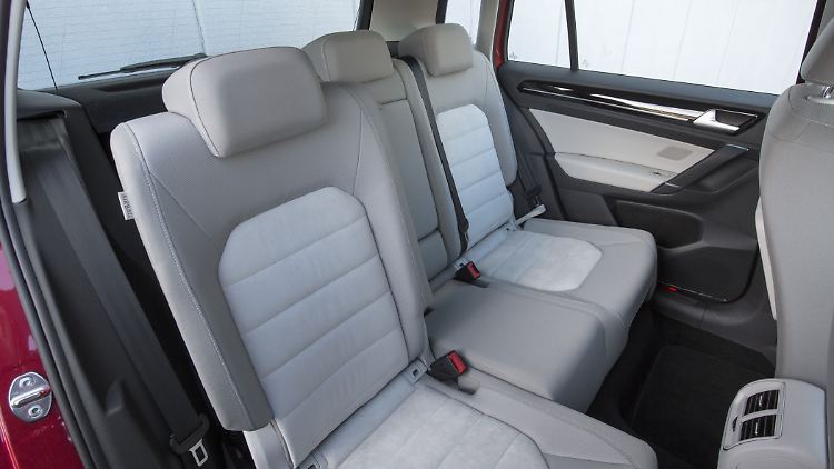 Die Rückbank lässt sich im VW Sportsvan in Längsrichtung um bis zu 18 Zentimeter verschieben.