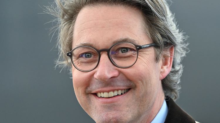 Grünen-Haushaltspolitiker Kindler wirft Verkehrsminister Scheuer eine Bevorzugung seines Wahlkreises vor.