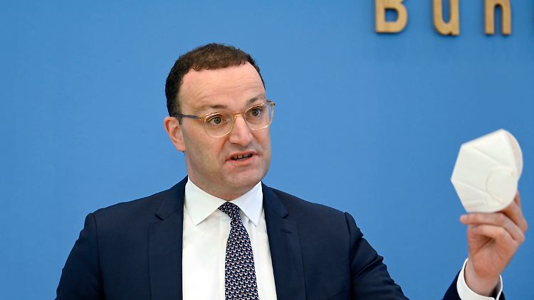 Jens Spahn verteidigt sich nach Kritik an der Maskenbeschaffung.