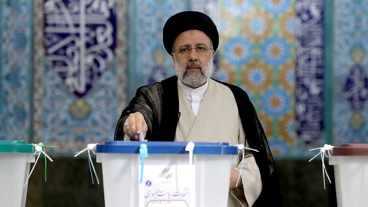 Der Favorit bei der Stimmabgabe: Ebrahim Raisi gehört zum ultrakonservativen Lager im Iran.