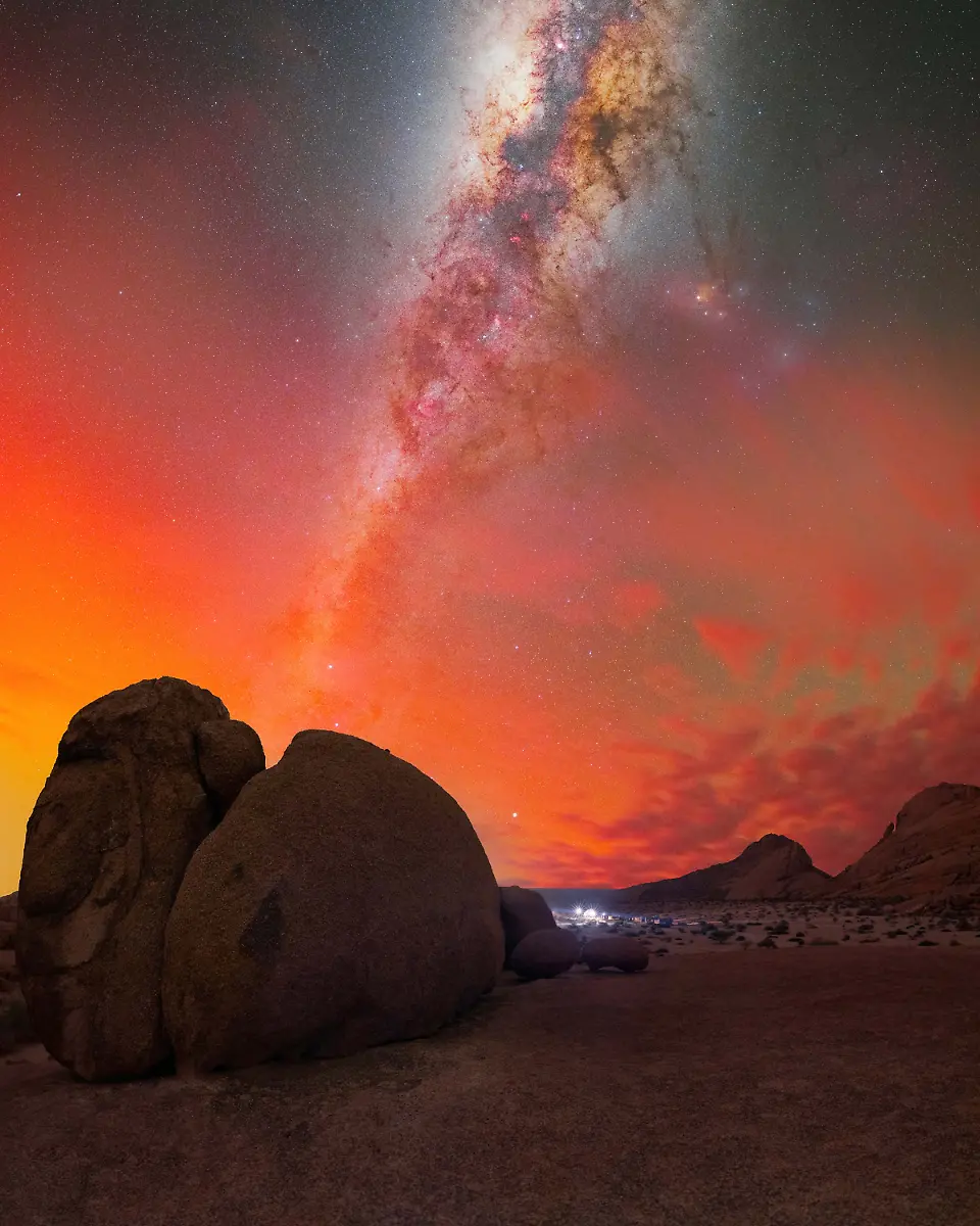 NICHT-WEITERVERWENDEN-African-Savanna-under-the-Lights-of-Southern-Aurora-Egor-Goryachev