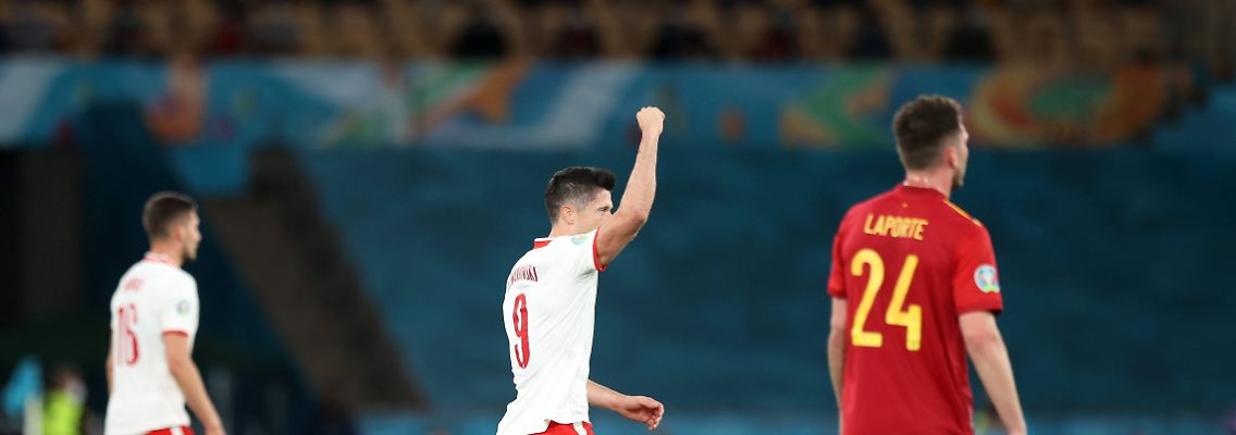 Robert "Lewy" Lewandowski jubelt über seinen wichtigen Treffer.