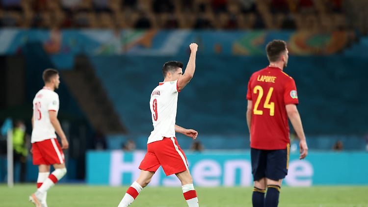 Robert "Lewy" Lewandowski jubelt über seinen wichtigen Treffer.
