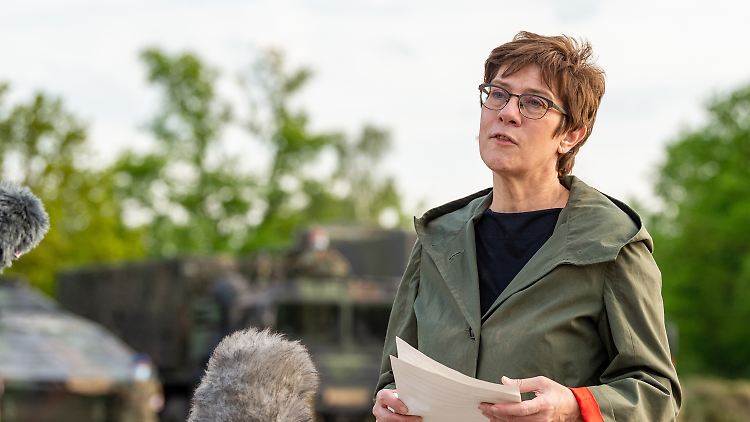 Annegret Kramp-Karrenbauer will auch in Zukunft das Verteidigungsressort in den Händen der Union sehen. 