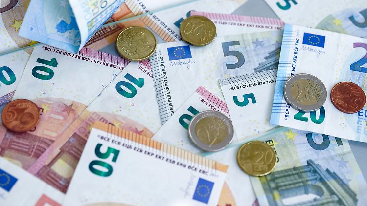 Für viele Deutsche ist nur Bares Wahres: Bargeldloses Bezahlen hat sich noch nicht voll durchgesetzt. 