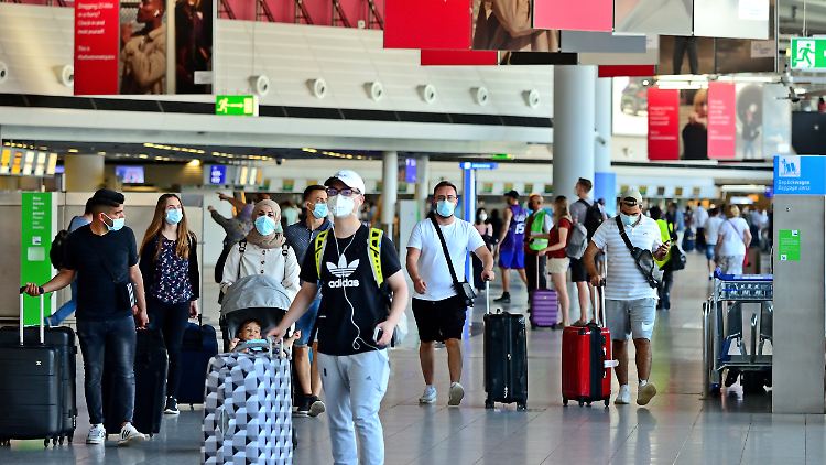 Test- und Quarantänepflicht bei der Einreise könnten bestehen bleiben.