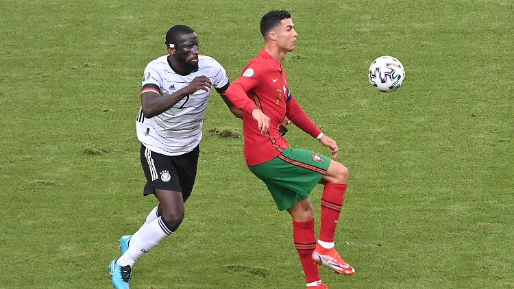 "Cristiano Ronaldo und seine Partner sind schwer auf die Schnauze gefallen", schreibt "Le Figaro" aus Frankreich.
