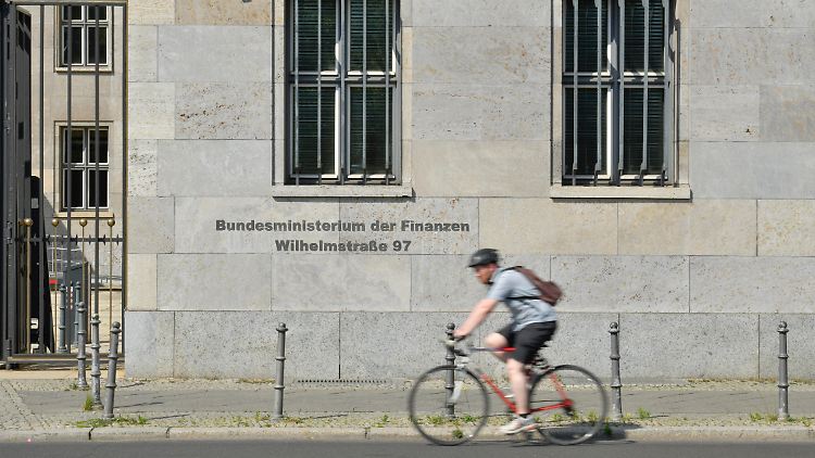 Laut Bundesfinanzministerium sind die eingeplanten, höheren Schulden gerechtfertigt.