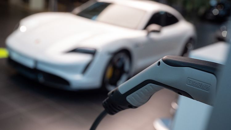 Die Varta-Batterie könnte auch im Porsche Taycan verbaut werden.  