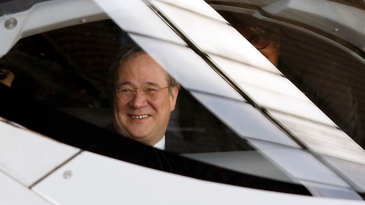 Armin Laschet bei der Taufe eines ICE im Februar 2020.