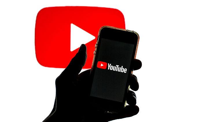 ​Youtube hatte die Sperrung der deutschsprachigen RT-Kanäle mit einem Verstoß gegen Richtlinien bei der Berichterstattung über die Pandemie begründet.