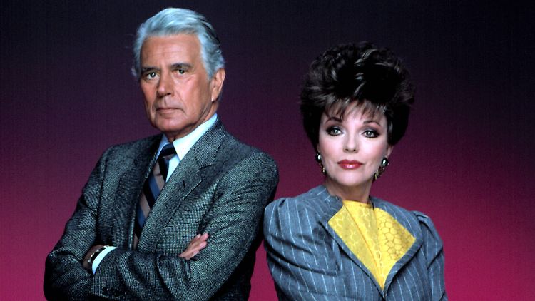 Ihre gegenseitige Abneigung ging offenbar über ihre Rollen hinaus: John Forsythe alias Blake Carrington und Joan Collins alias Alexis.
