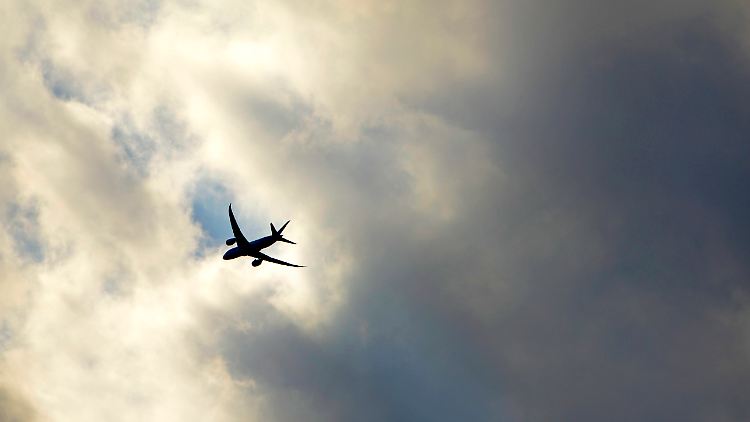 Die Flugrichtung entscheidet: Italien ist weitgehend frei von der Delta-Variante, in Spanien und Portugal ist sie auf dem Vormarsch.