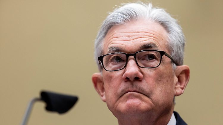 Laut FED-Chef Jerome Powell steht die Abkehr von der ultralockeren Geldpolitik nicht unmittelbar bevor.