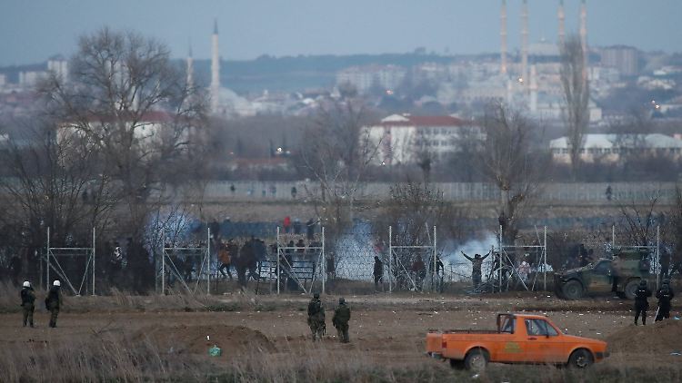 Amnesty wirft den griechischen Grenztruppen schwere Menschenrechtsverletzungen vor. 