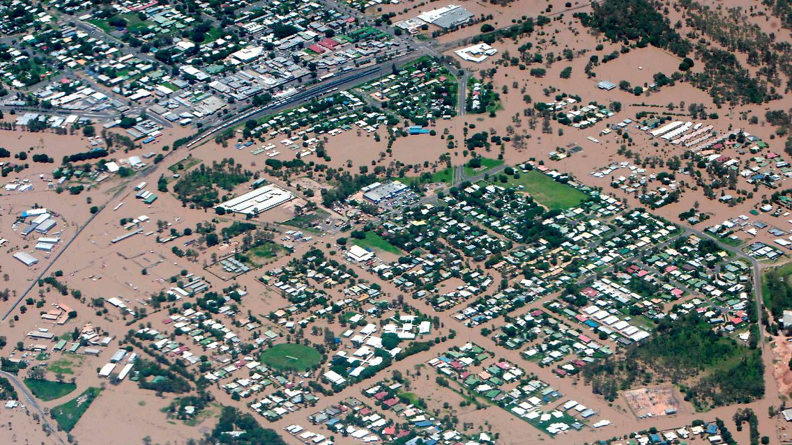 2010-12-31T080943Z_01_MPT01_RTRMDNP_3_AUSTRALIA-FLOODS.JPG5515467049810275867.jpg