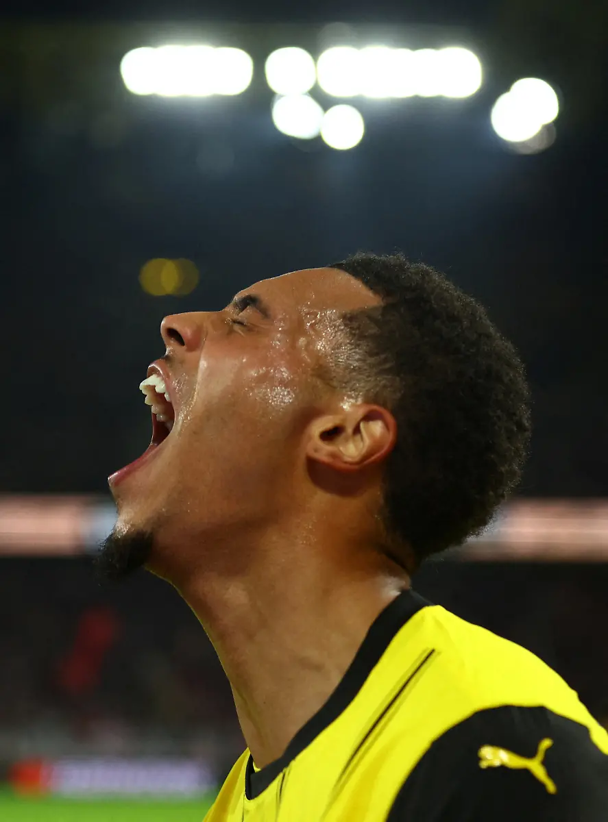 2024-11-02T195813Z-42526262-UP1EKB21GU3LF-RTRMADP-3-SOCCER-GERMANY-BVB-RBL-REPORT