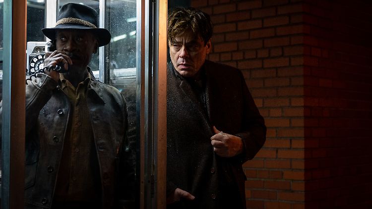 Die Dinge entwickeln sich für Curt (Don Cheadle, l.) und Ronald (Benicio Del Toro) anders als erwartet.