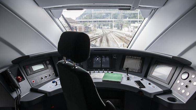 Die Lokführer werden die nächsten Wochen noch fahrplanmäßig Dienst tun.