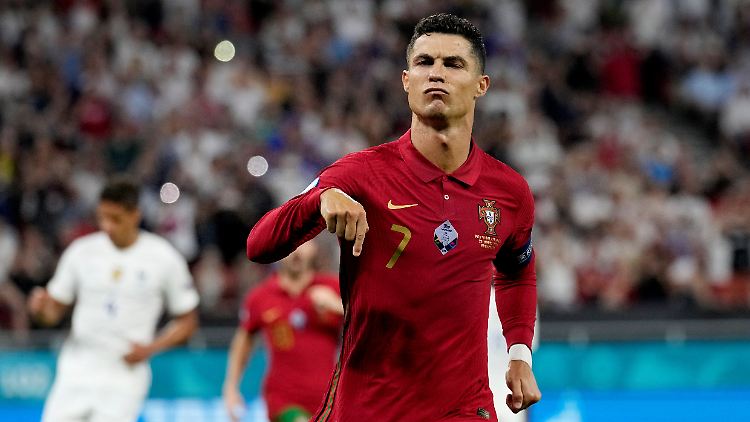 Das hier ist mein Revier - Cristiano Ronaldo ist jetzt der neue Tor-Weltrekordler.