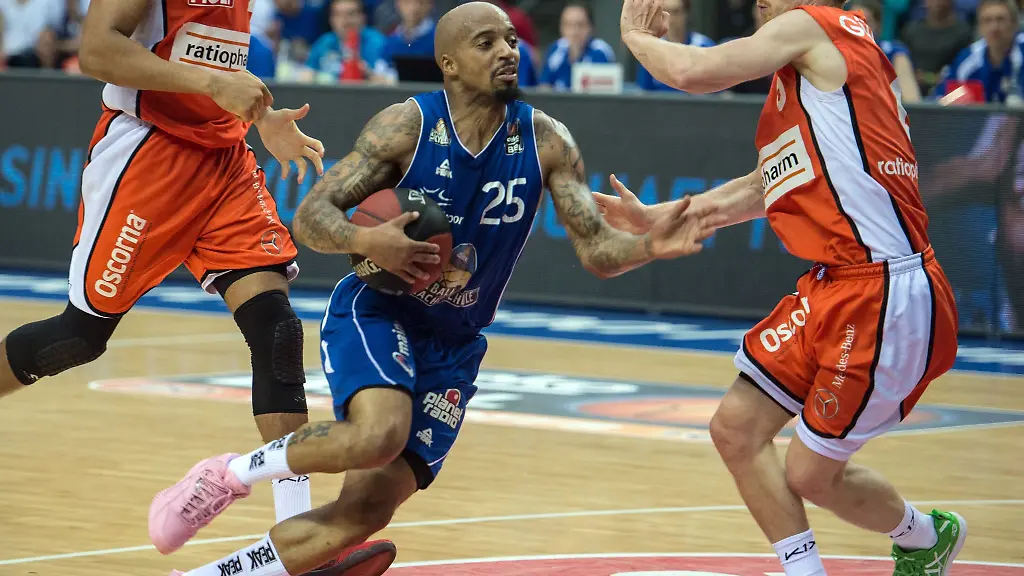 Jordan-Theodore-M-kehrt-zurueck-nach-Frankfurt