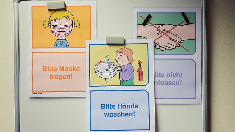 Nach den Ferien könnte die Maskenpflicht im Unterricht weiter gelten.