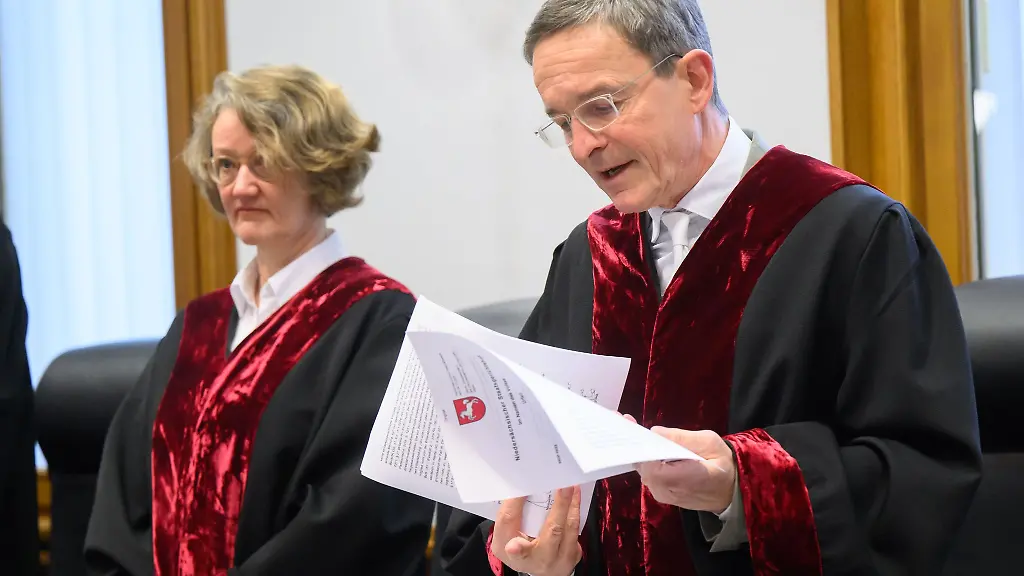 Niedersachsens-Staatsgerichtshof-hat-in-einem-ersten-von-zwei-Verfahren-ueber-die-Gueltigkeit-der-Landtagswahl-2022-entschieden