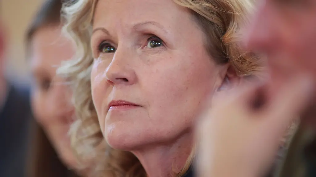 Lemke-will-sich-ein-Bild-davon-machen-wie-das-fruehere-Erkundungsbergwerk-endgueltig-zugeschuettet-wird