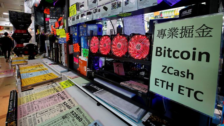 Ein Computer zum Schürfen von Kryptowährungen in einem Computergeschäft in Hongkong.