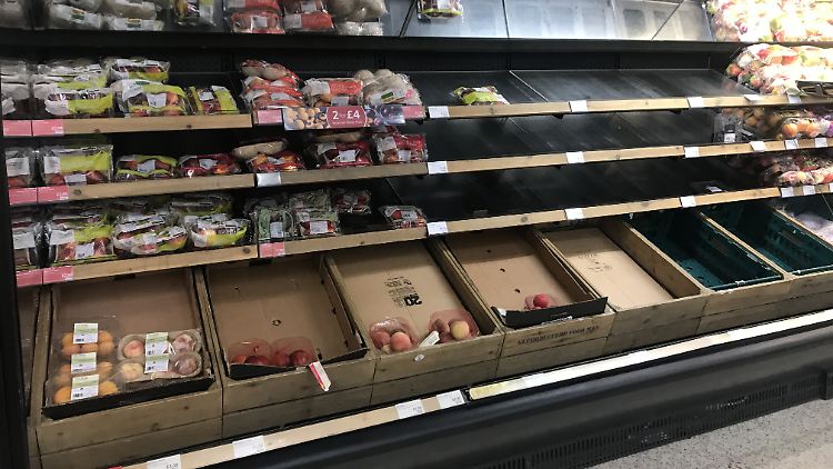 Realitätscheck nach dem Brexit: Halbleere Regale in einer Marks & Spencer's-Filiale. In Nordirland haben die Verbraucher den Mangel deutlich zu spüren bekommen.