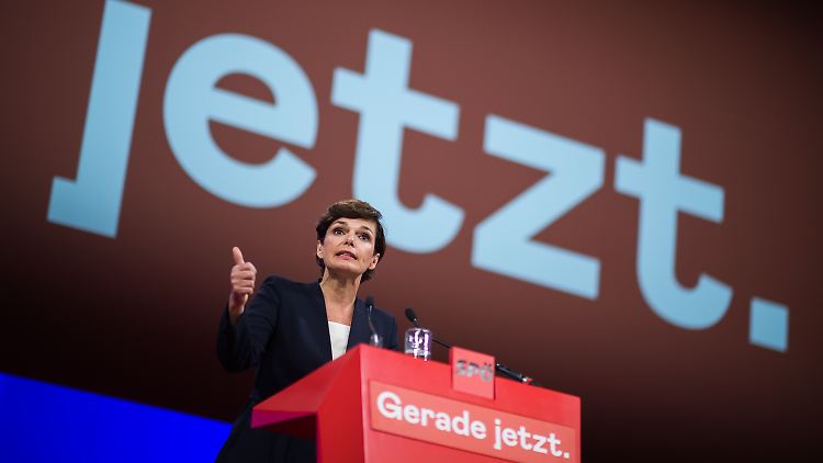 Das schwächste Ergebnis aller Zeiten: Die SPÖ-Vorsitzende Rendi-Wagner macht gegen Kanzler Kurz mobil, doch ihre Parteigenossen ziehen nicht recht mit.