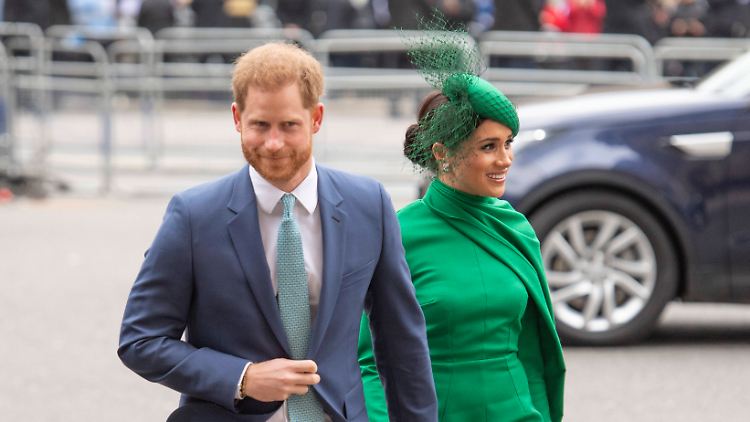 Ist das etwa ein Versöhnungsversuch? Die Queen soll Harry und Meghan zu den Feierlichkeiten eingeladen haben.